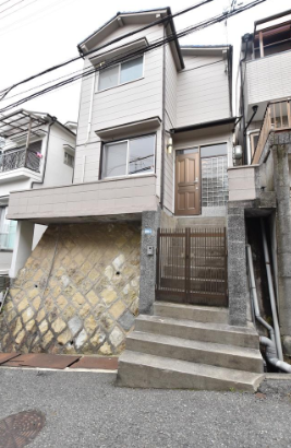 ���Ɍ��_�ˎs���c���r�c1���ڂ̌ˌ����݂̌��n�O�ώʐ^