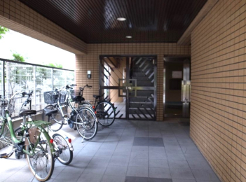 ���Ɍ��_�ˎs�����b�쒬3���ڂ̓����}���V�����̂��̑����n