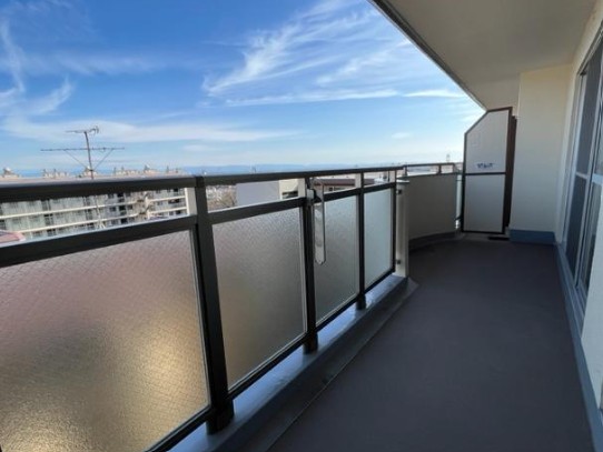 ���Ɍ����{�s���q�P����19-35�̓����}���V�����̃o���R�j�[