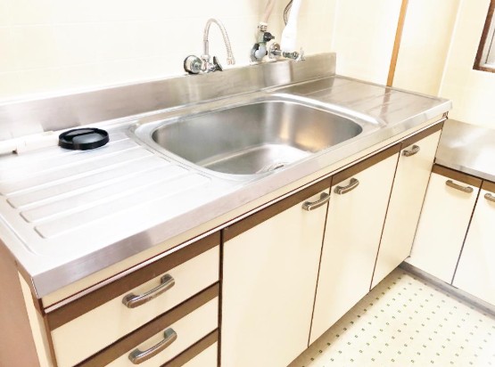 ���{�x�c�юs���r��5����19-7�̓����}���V�����̃L�b�`��