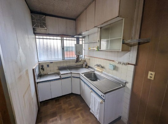 ���Ɍ����s���l��4���ڂ̌ˌ����݂̂��̑�����