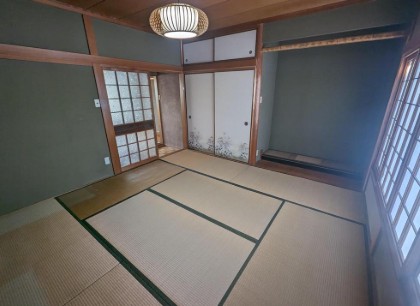 ���Ɍ����s���l��4���ڂ̌ˌ����݂̂��̑�����