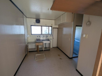 ���Ɍ����s���l��4���ڂ̌ˌ����݂̂��̑�����