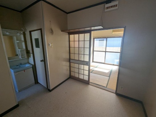 ���Ɍ����s���l��4���ڂ̌ˌ����݂̂��̑�����