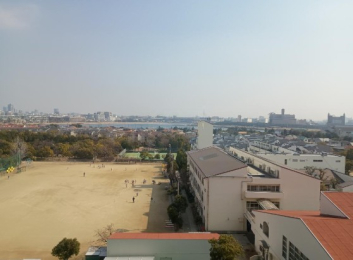 ���Ɍ������s���l��9-1�̓����}���V�����̏Z�˂���̒��]�ʐ^