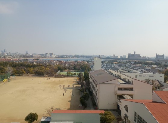 ���Ɍ������s���l��9-1�̓����}���V�����̏Z�˂���̒��]�ʐ^