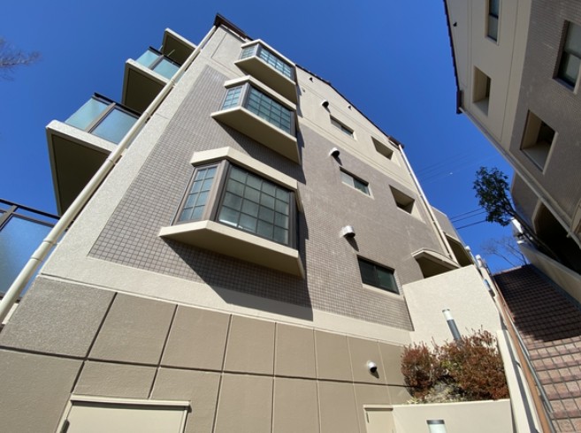 ���Ɍ����{�s���R��2-1�̓����}���V�����̌��n�O�ώʐ^