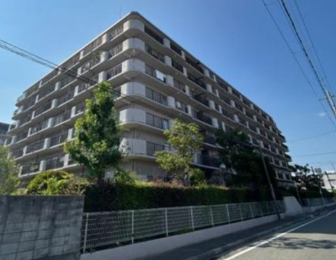 ���Ɍ����{�s������2����2-11�̓����}���V�����̌��n�O�ώʐ^