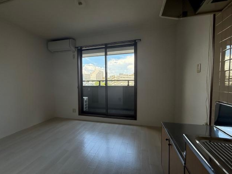 ���Ɍ��_�ˎs���ɋ�n�꒬�̌ˌ����݂̃��r���O�ȊO�̋���