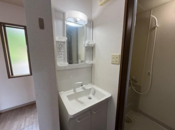 ���Ɍ��_�ˎs���ɋ�n�꒬�̌ˌ����݂̐��ʑ�E���ʏ�