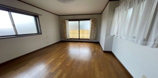 ���Ɍ��_�ˎs���c�撷�c�V�_��2���ڂ̌ˌ����݂̂��̑�����