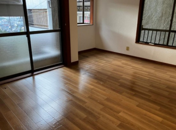 ���{�l����s���2���ڂ̌ˌ����݂̂��̑�����