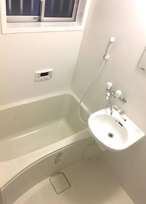 ���{�Q����s�r�c�����̌ˌ����݂̂��̑�����